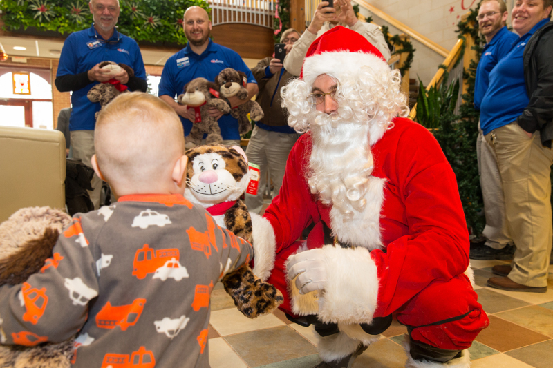 Santa and PetSmart make the holidays merry for people and pets!